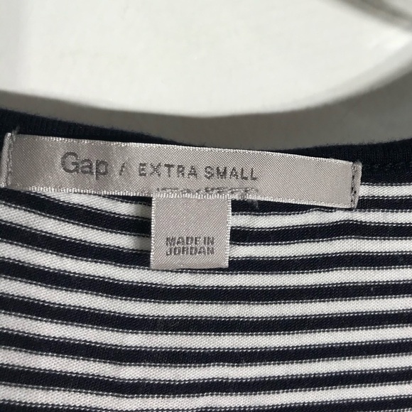 Gap XS Women’s Navy Striped Pocket Tank Top - Picture 5 of 7